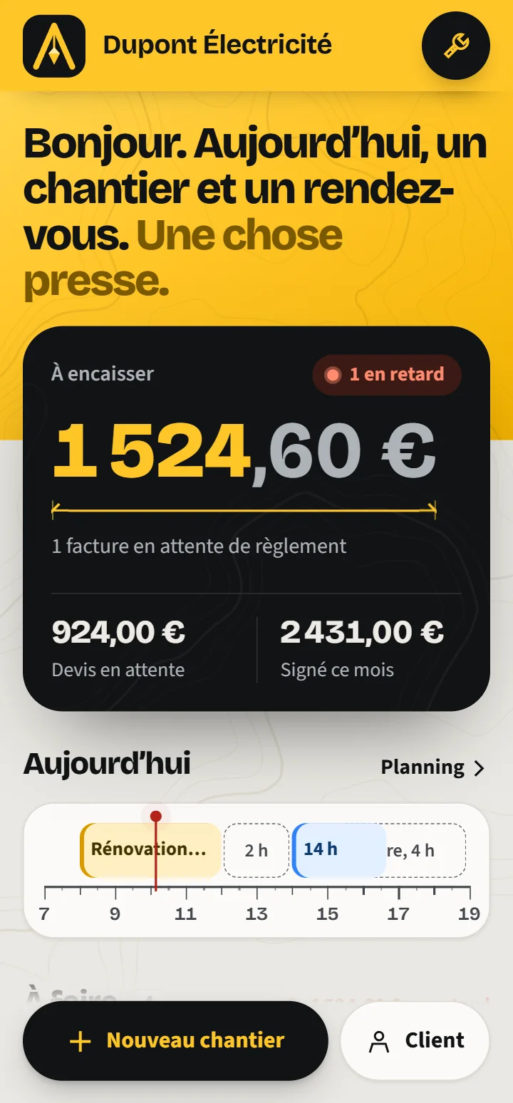 L’accueil d’Aplomb en clair : la phrase du jour sur la bande jaune, le montant à encaisser sur une carte sombre, la journée et la liste À faire.